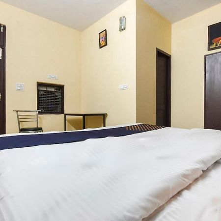 Spot On 70295 Sky Inn Jalandhar Exterior foto