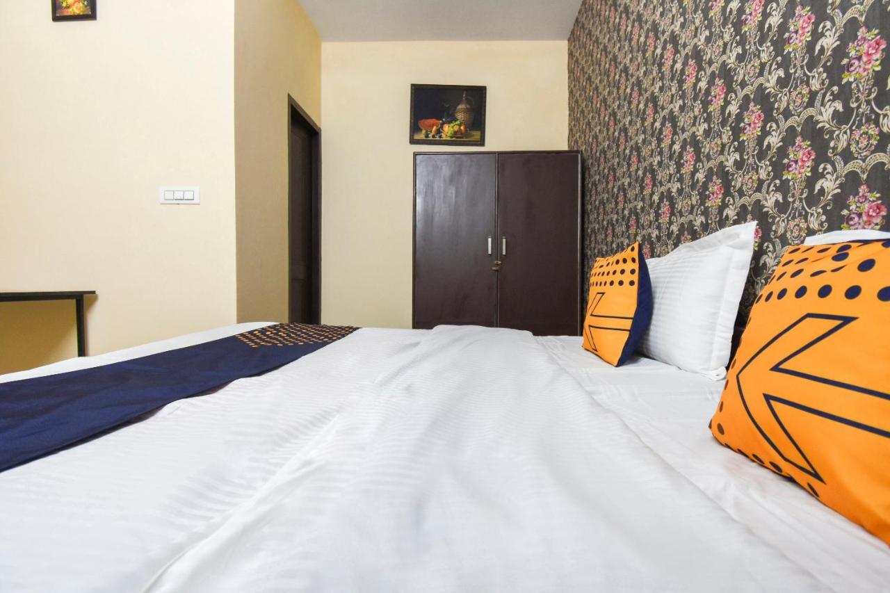 Spot On 70295 Sky Inn Jalandhar Exterior foto