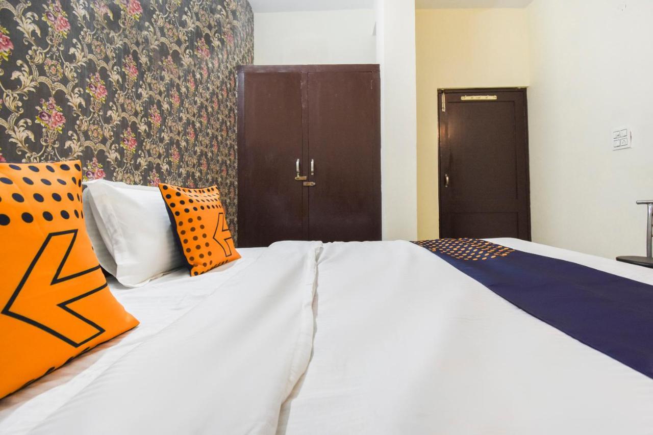 Spot On 70295 Sky Inn Jalandhar Exterior foto