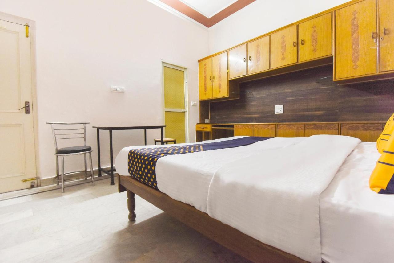 Spot On 70295 Sky Inn Jalandhar Exterior foto